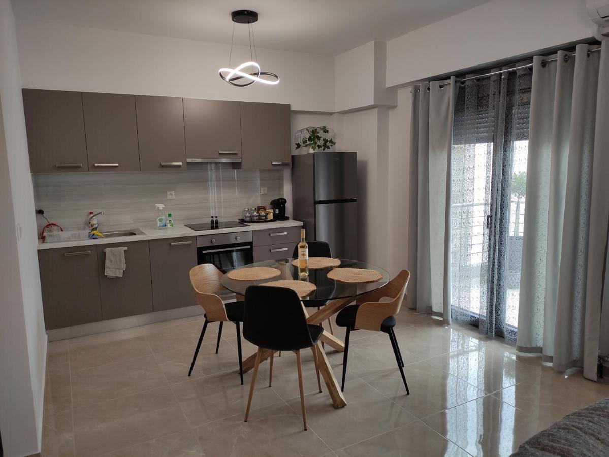Grey Swan - Modern & Stylish Apartment With Private Parking 볼로스 외부 사진