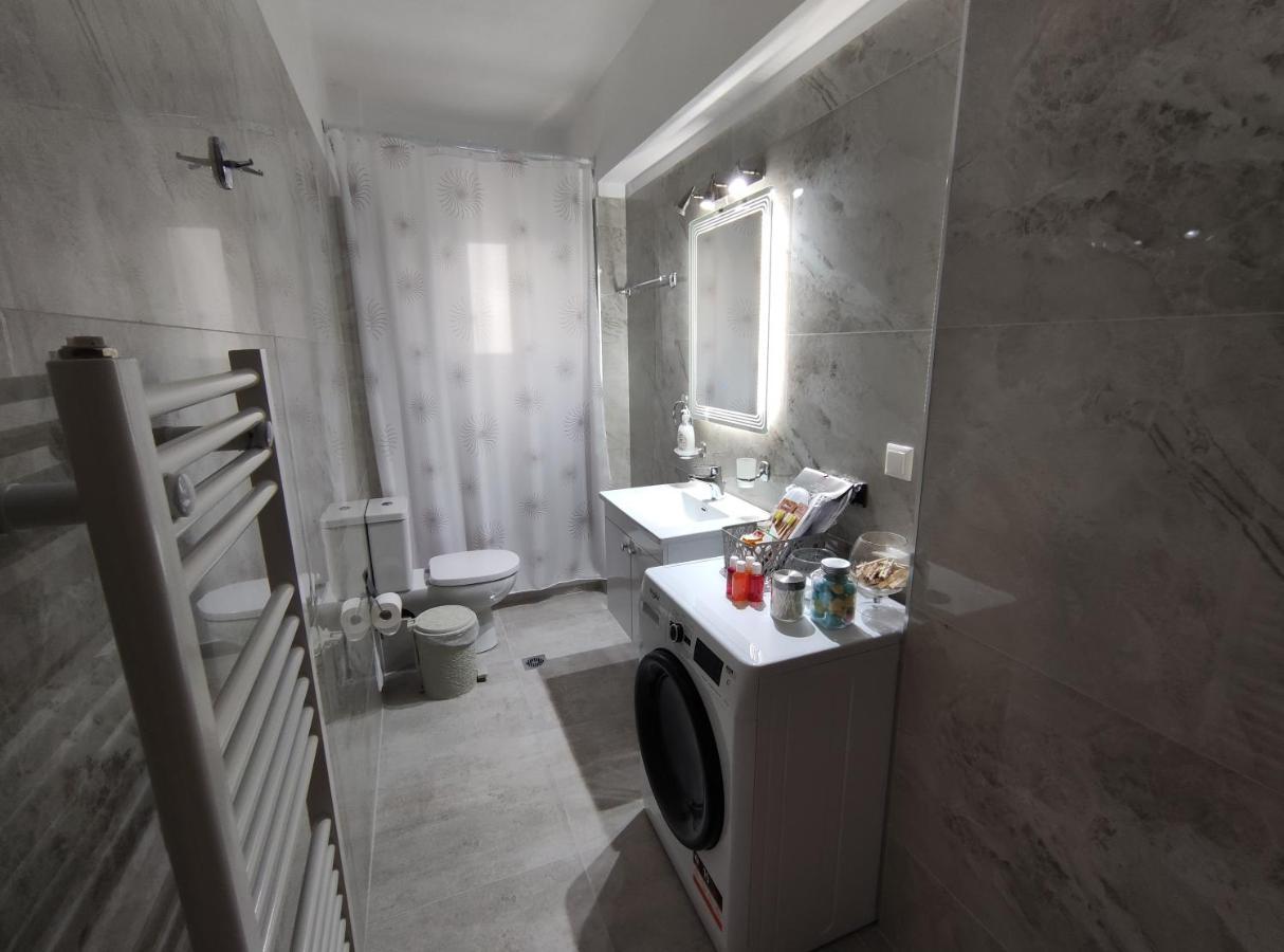 Grey Swan - Modern & Stylish Apartment With Private Parking 볼로스 외부 사진