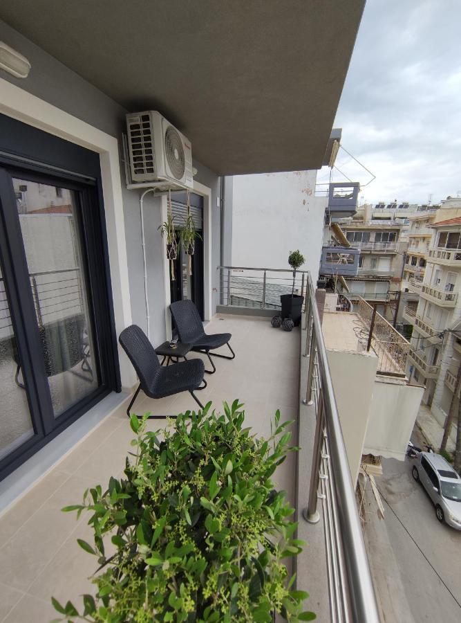 Grey Swan - Modern & Stylish Apartment With Private Parking 볼로스 외부 사진