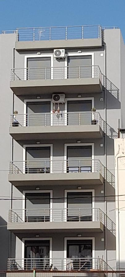 Grey Swan - Modern & Stylish Apartment With Private Parking 볼로스 외부 사진